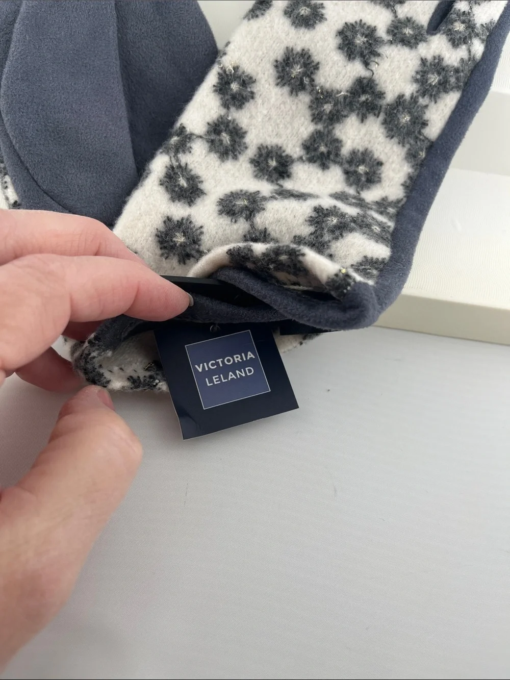 Victoria Leland Gray and Cream Floral Fleece Gloves